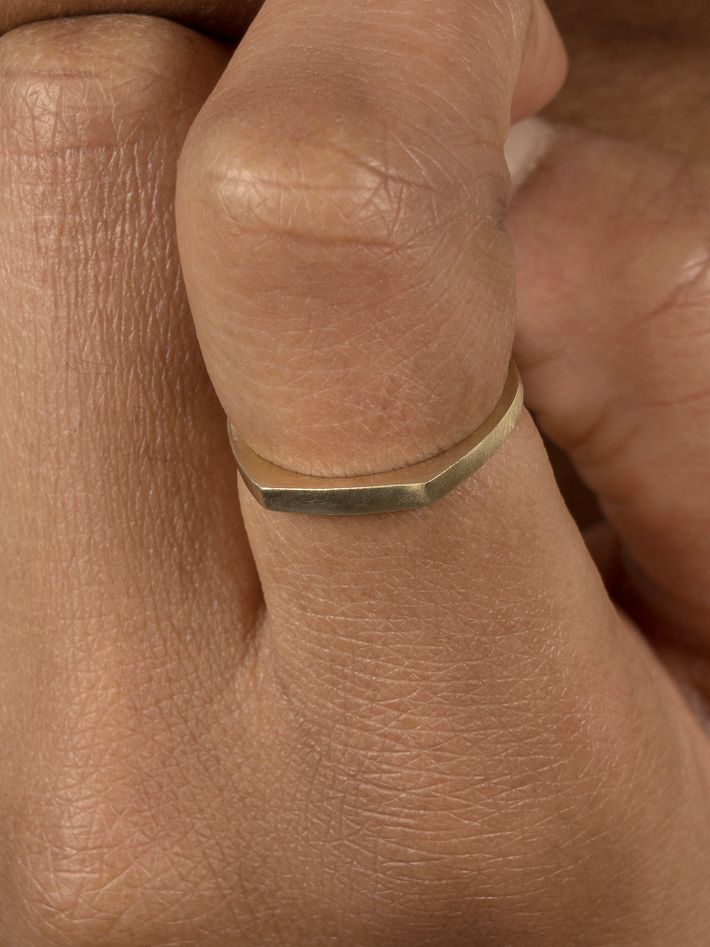 Thin bar stacking ring