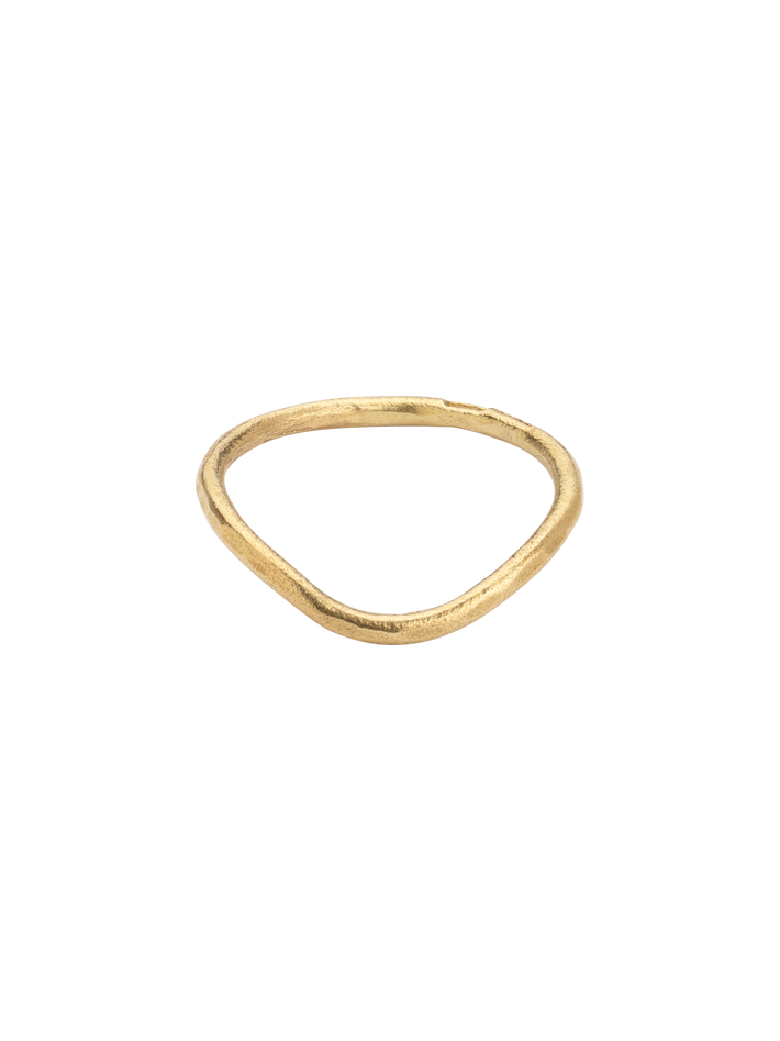 18ct yellow gold curved wedding ring 1.5mm wide