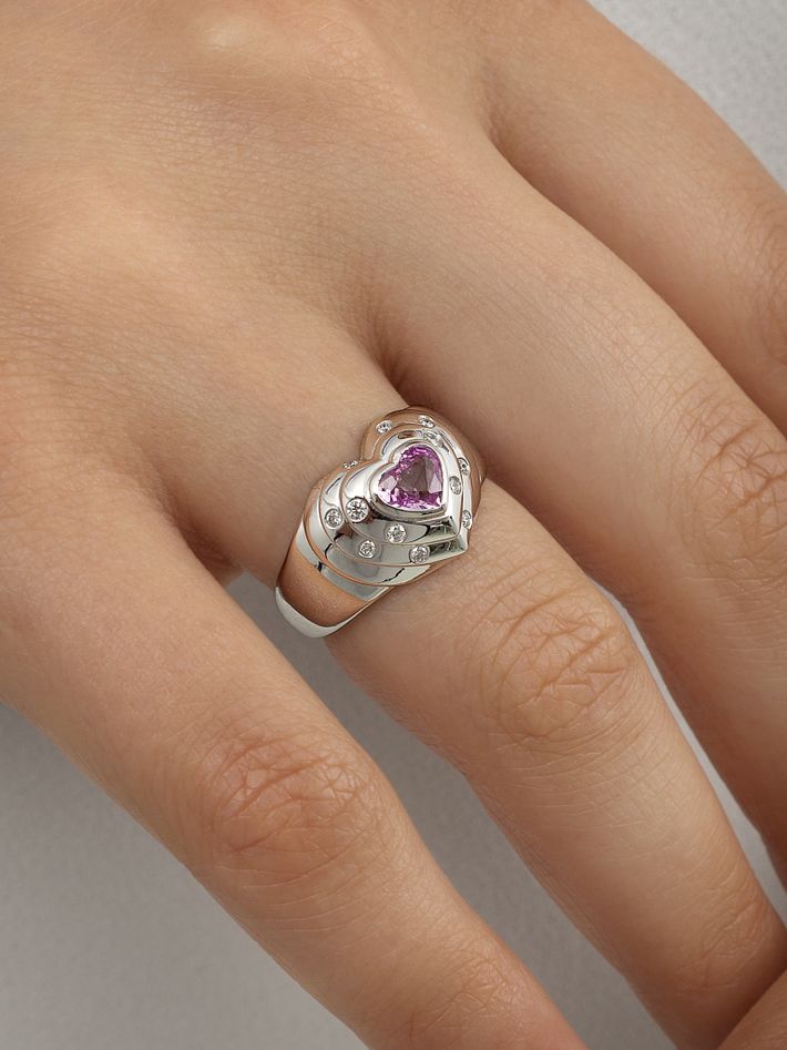 14k white gold natural pink sapphire and diamond heart ring
