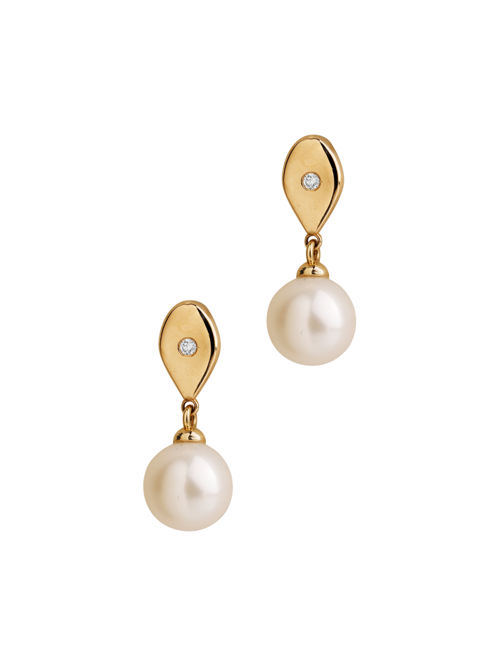 14k gold teardrop diamond and white pearl earrings