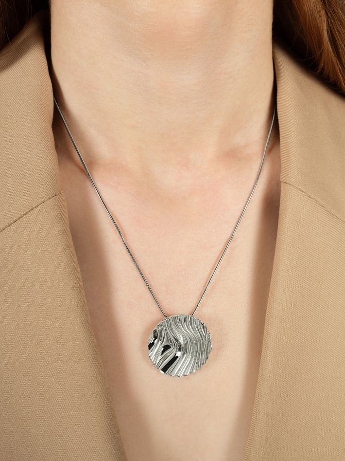 Inflow medallion necklace