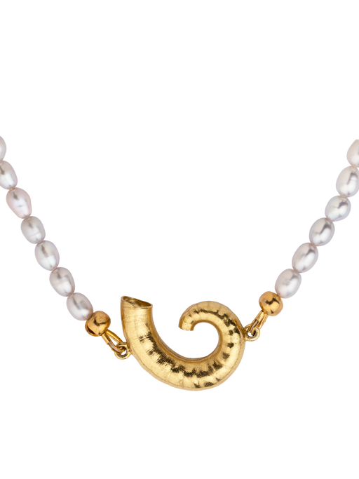 Seashells swirl necklace with freshwater pearls photo