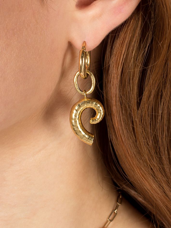 Seashells swirl hoop mono earring