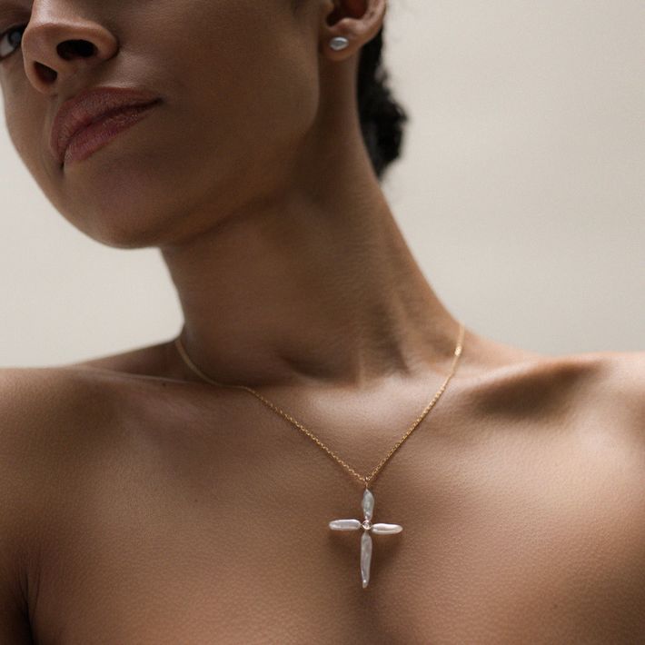 Divina Pearl Cross Pendant (Refurbished)