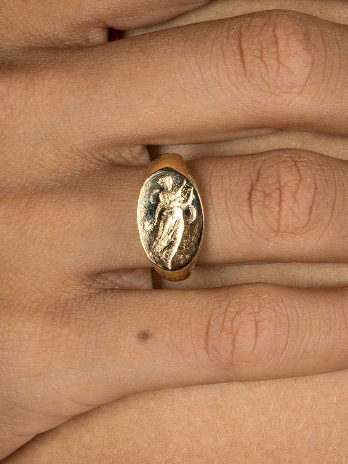 9ct gold goddess signet ring