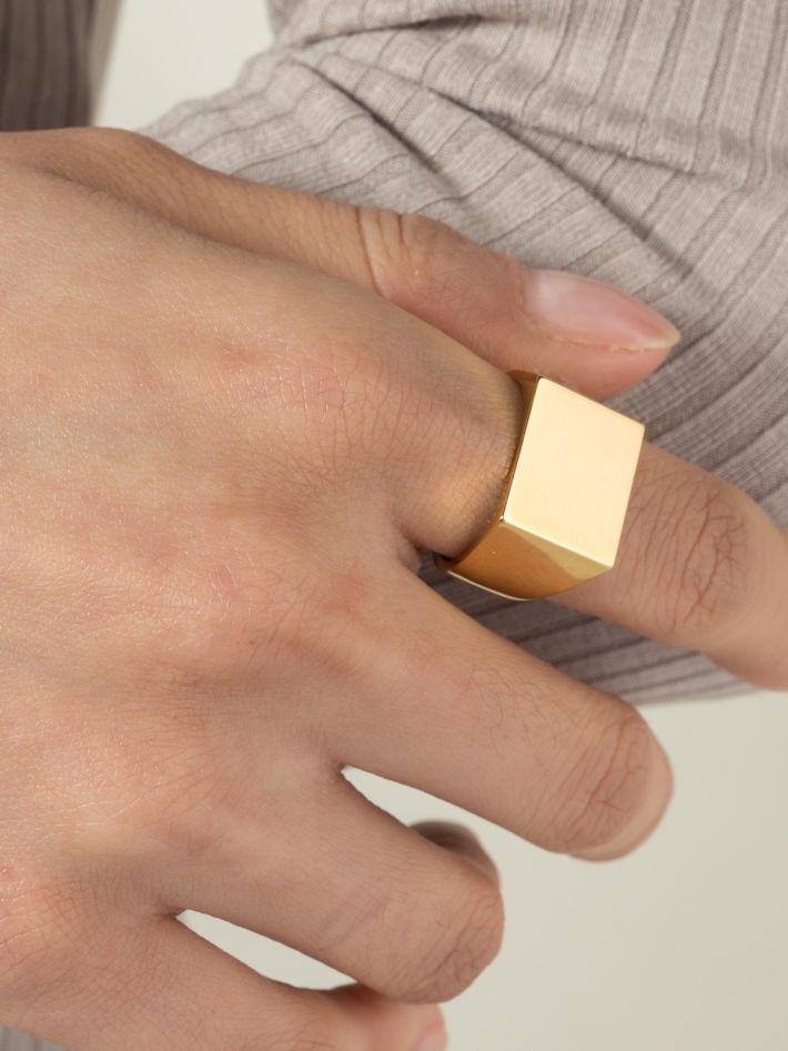 Square ring 