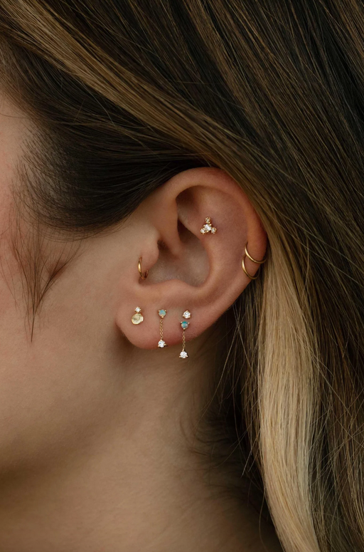 Small diamond disc piercing stud photo