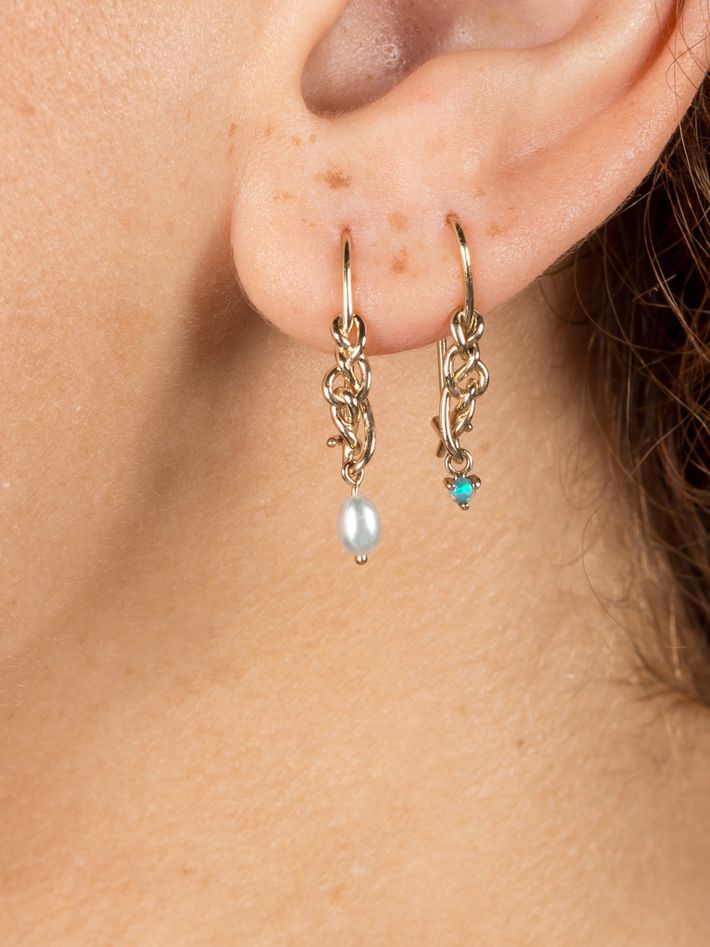 Midnight pearl earrings