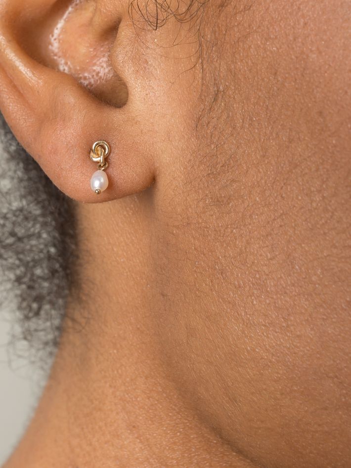 Little ode pearl earrings