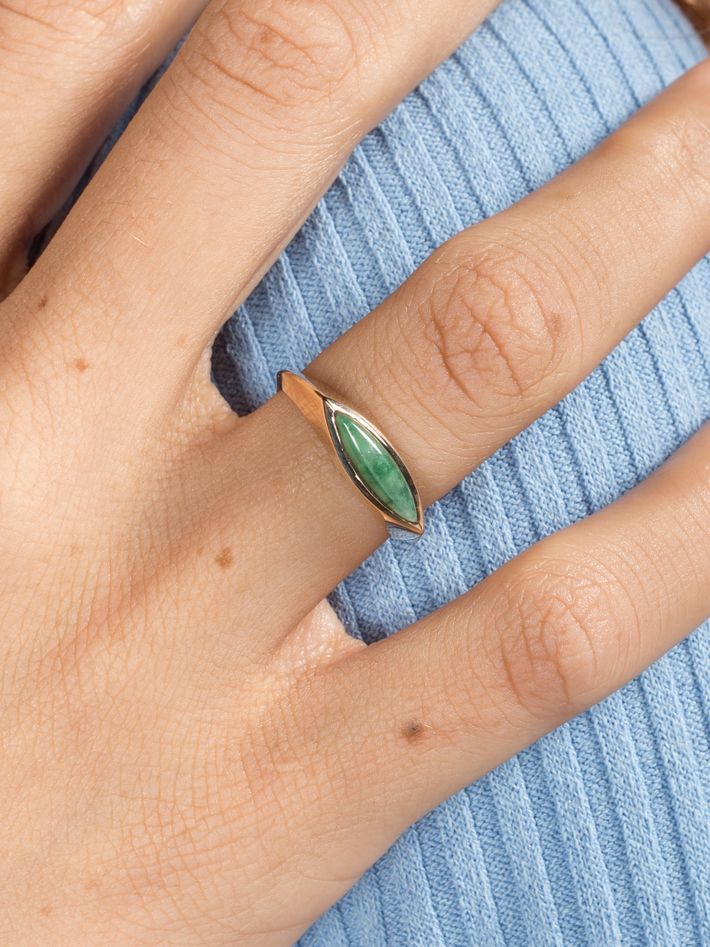 Jadeite eye signet ring