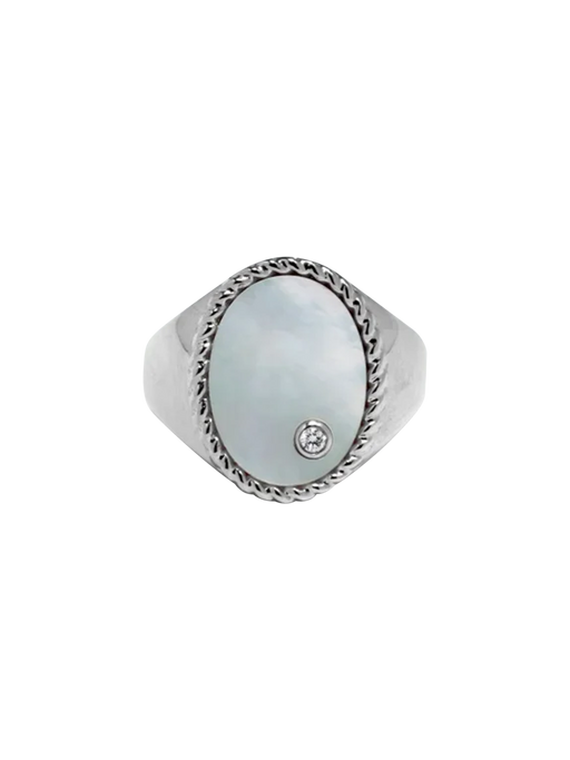 Oval mother-of-pearl signet ring white gold photo