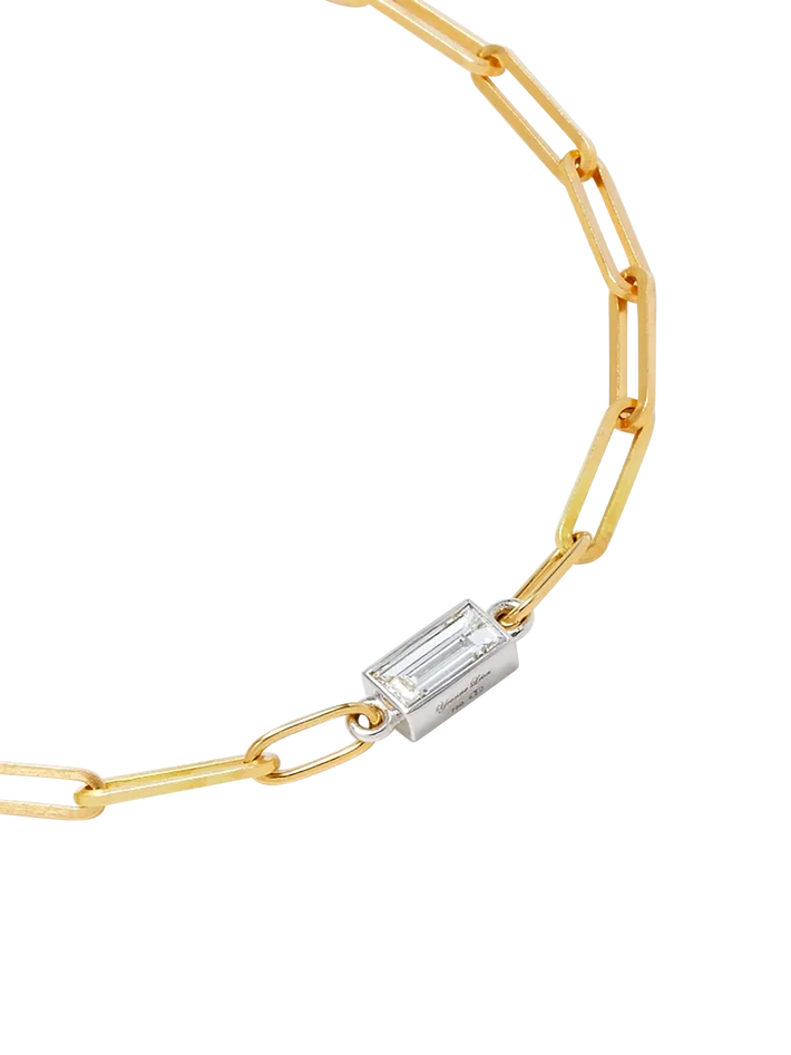 Gm solitaire bracelet 1 baguette closed diamond 2 gold