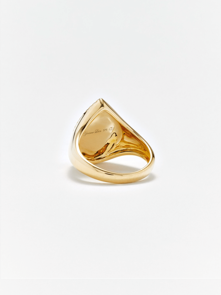 Diamond, agate and gold pear signet ring