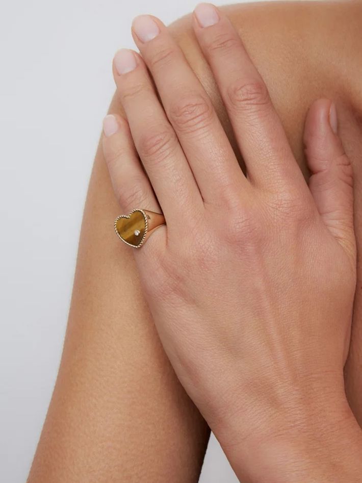 Yellow gold tiger eye heart signet ring