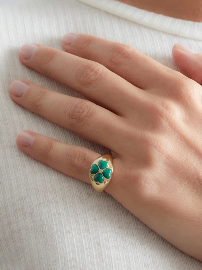 Yellow gold malachite mini clover dome ring