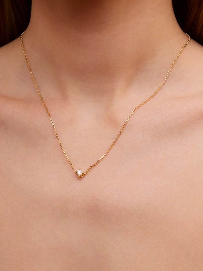 Solitaire v diamond necklace gm yellow gold