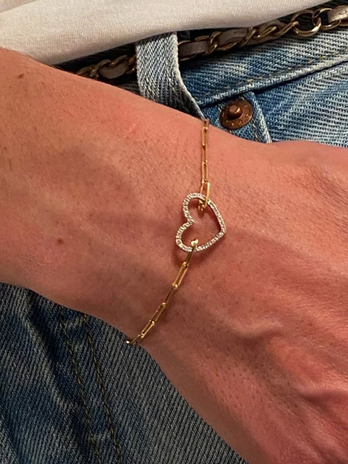 Small heart bracelet with diamonds in yellow gold