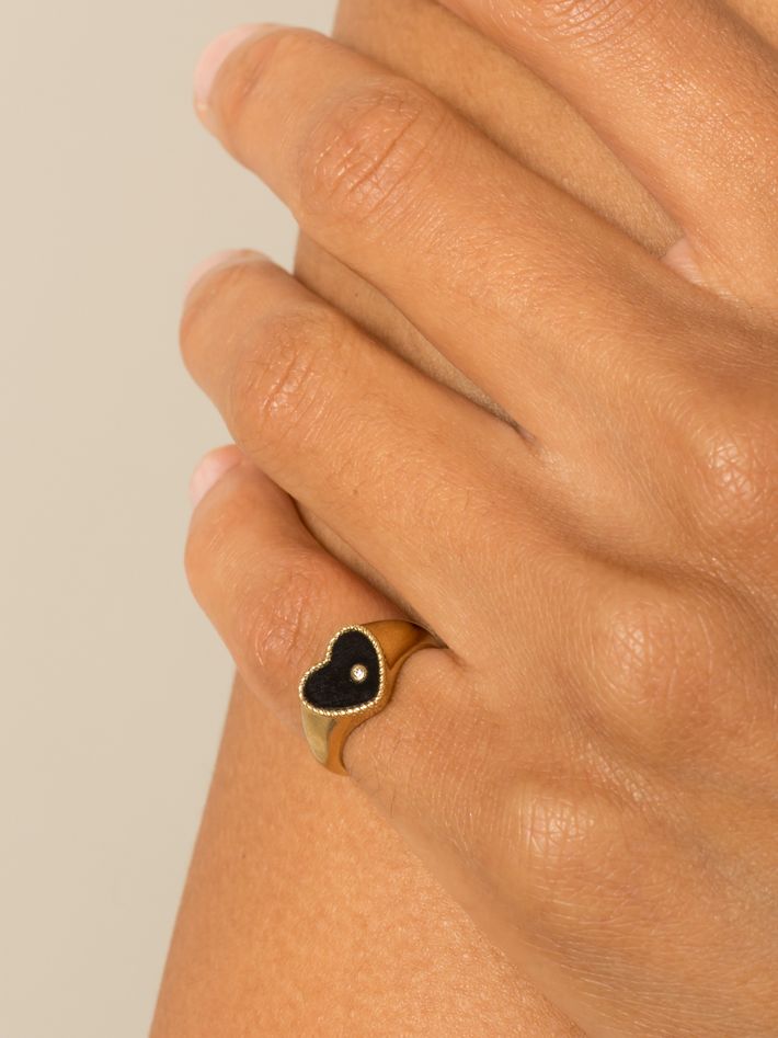 Mini diamond, onyx and gold heart signet ring