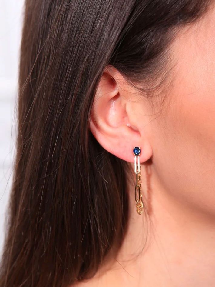 Blue sapphire solitaire chain earring yellow gold