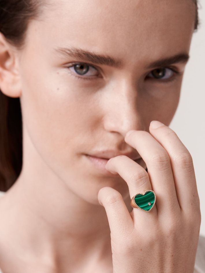 Diamond, malachite and gold heart signet ring