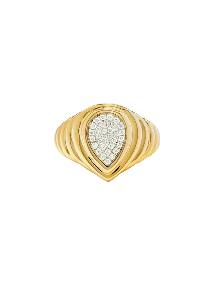 Berlingot pear diamond ring yellow gold