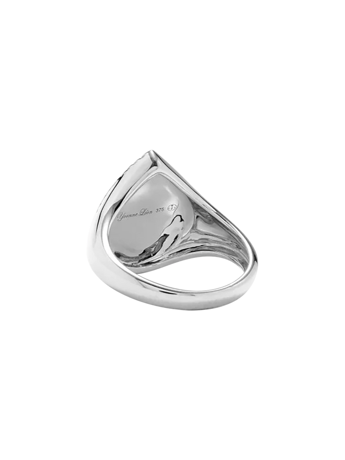 Pear signet ring gold white gold