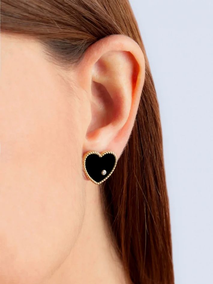 Yellow gold onyx heart studs