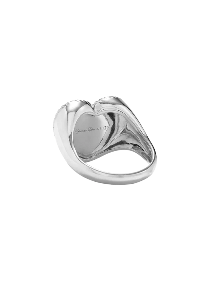 Heart signet ring gold in white gold