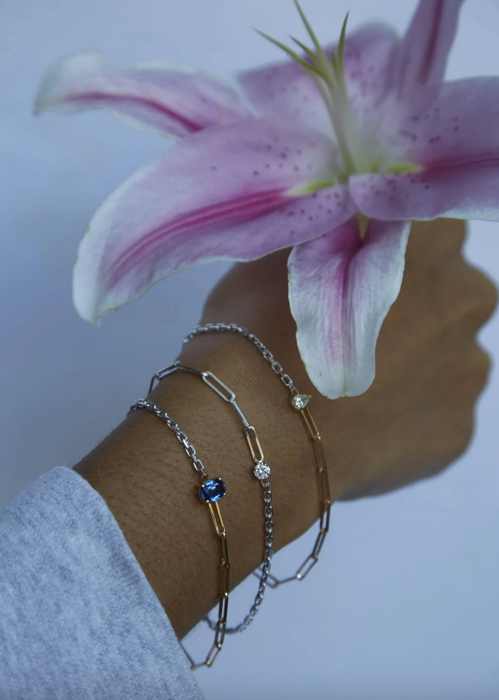 Maxi solitaire blue sapphire bracelet with mixed golds