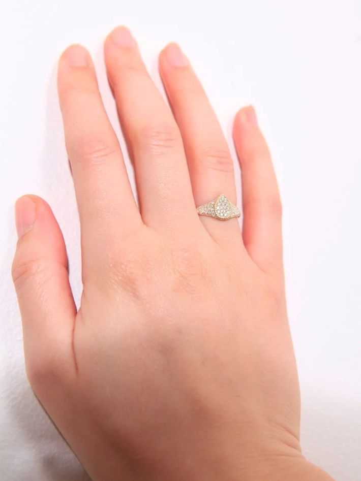 Baby chevalière poire full diamants or jaune ring