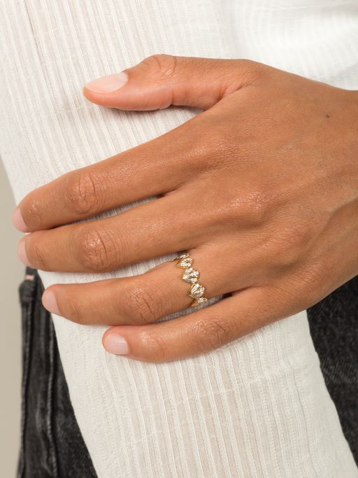 Shell and diamond ring photo