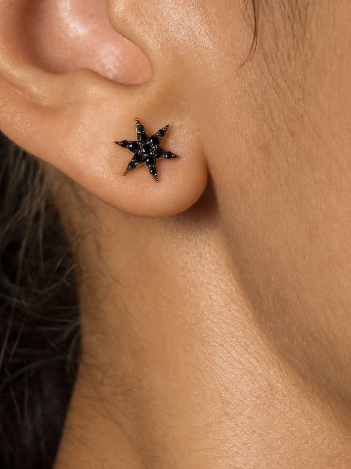 Mini anahata black diamond stud