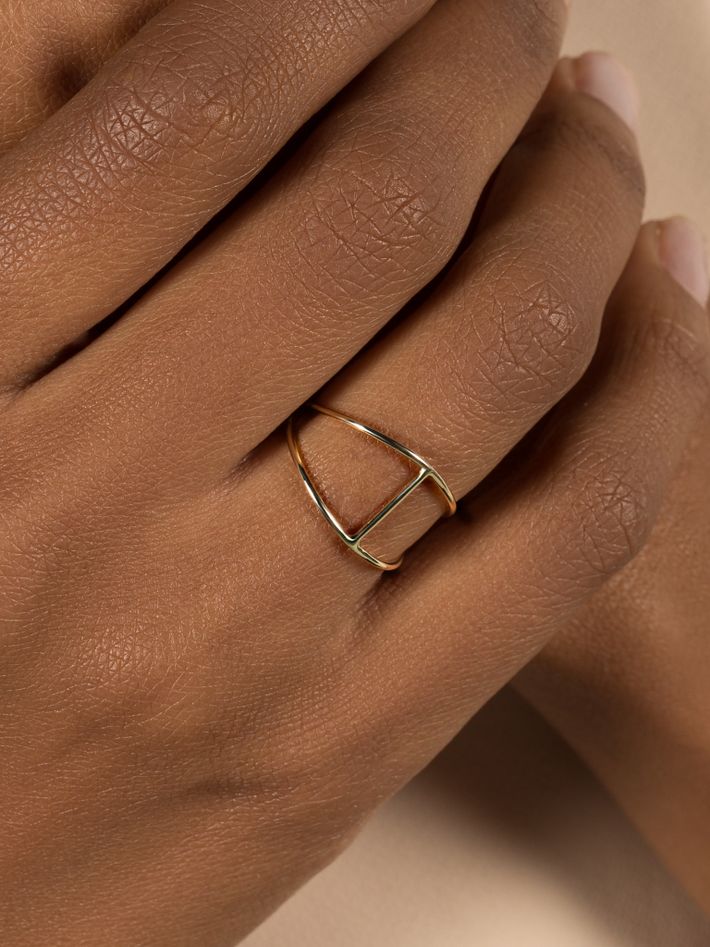 Silhouette ring