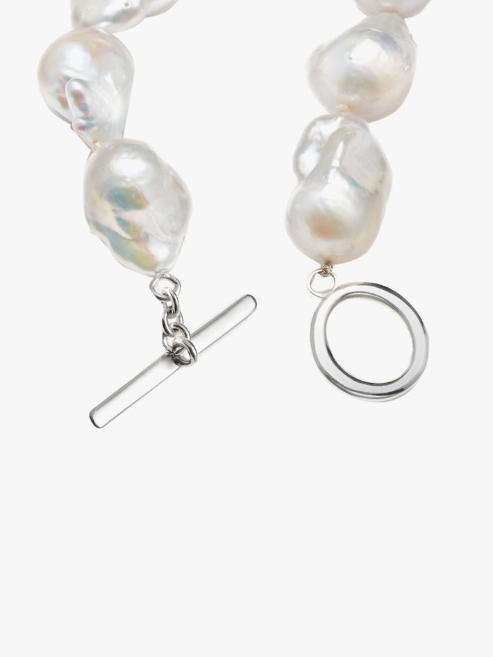 Baroque pearl bracelet by AGMES | Finematter