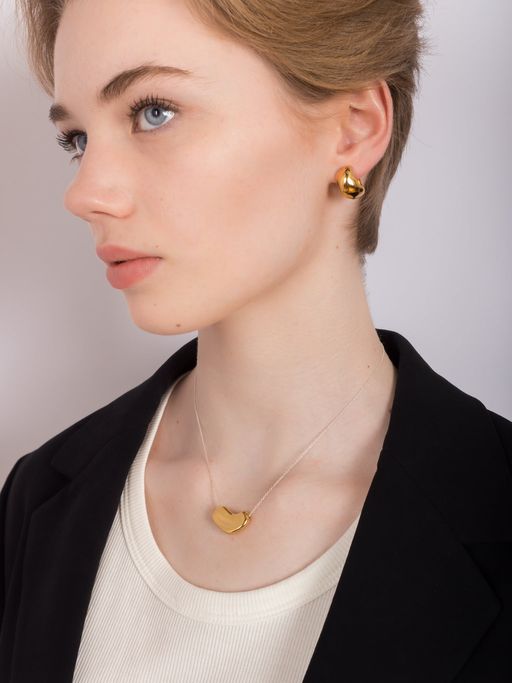 Small sculpted heart pendant photo