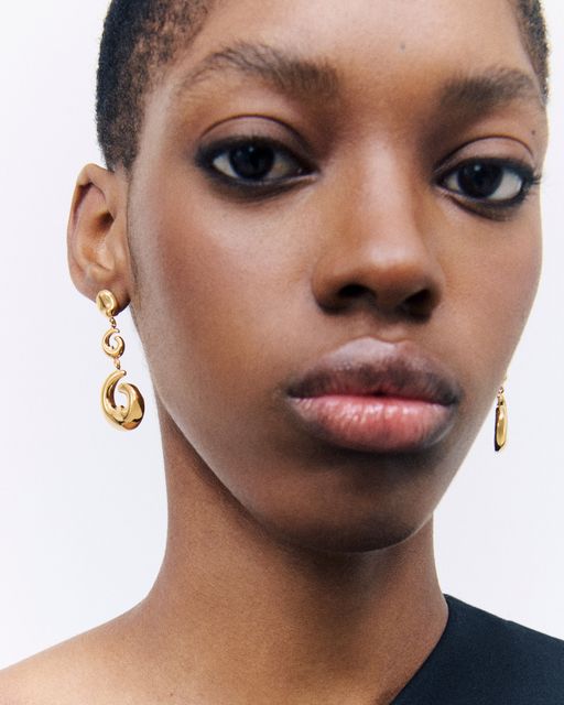 Short hilda earrings photo