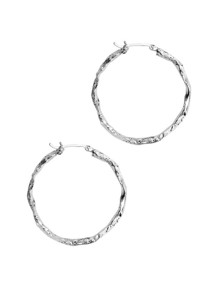 Large molten hinge clasp hoops