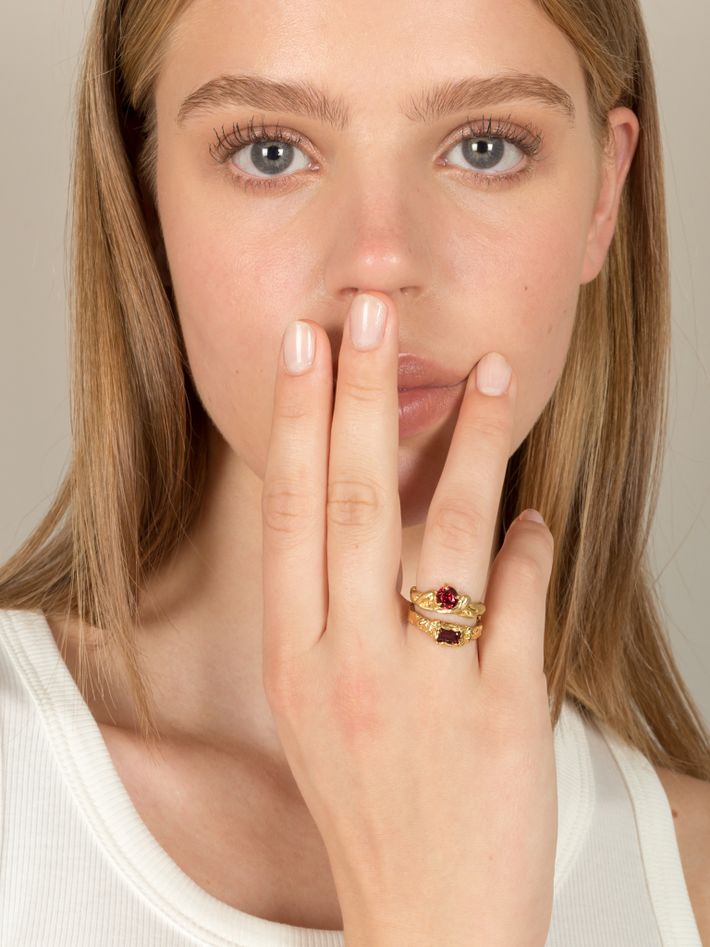 Molten garnet stone signet ring by Aimos Finematter