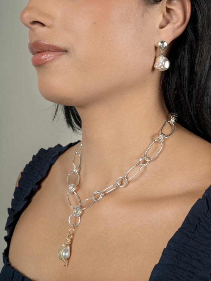 Salacia white gold, moonstone and keshi pearl earrings