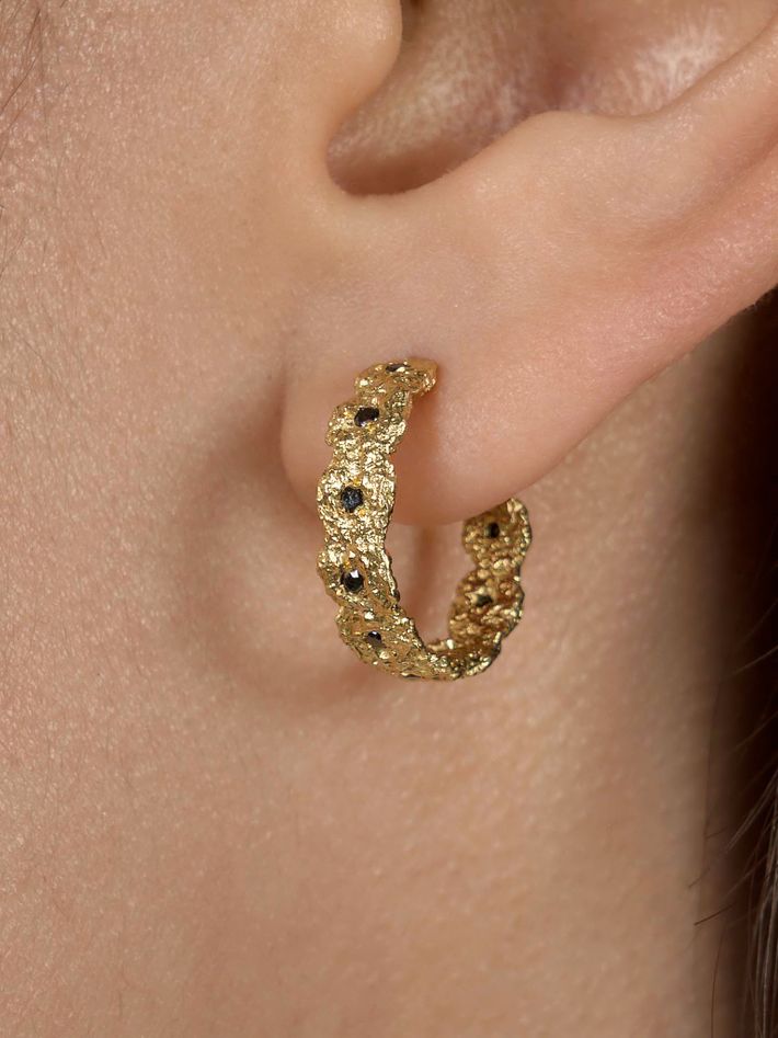 Shisha crown hoop earrings with black diamonds