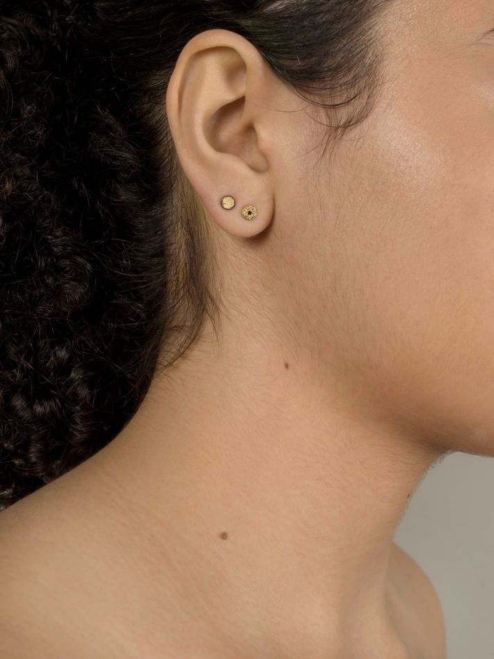 Pin stud earrings with black borders
