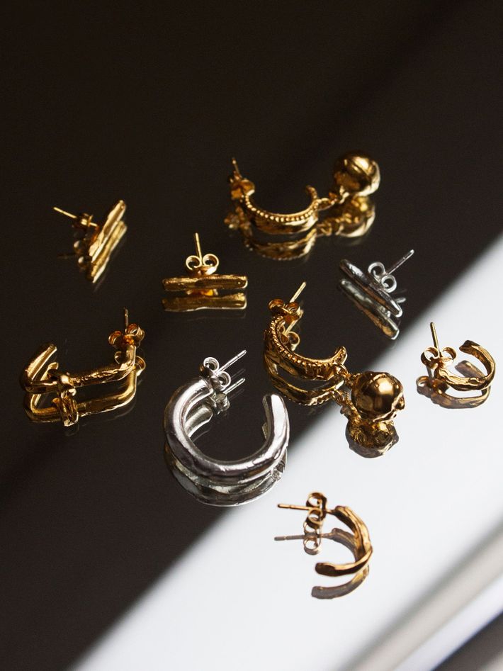 The fragmented trail earring set