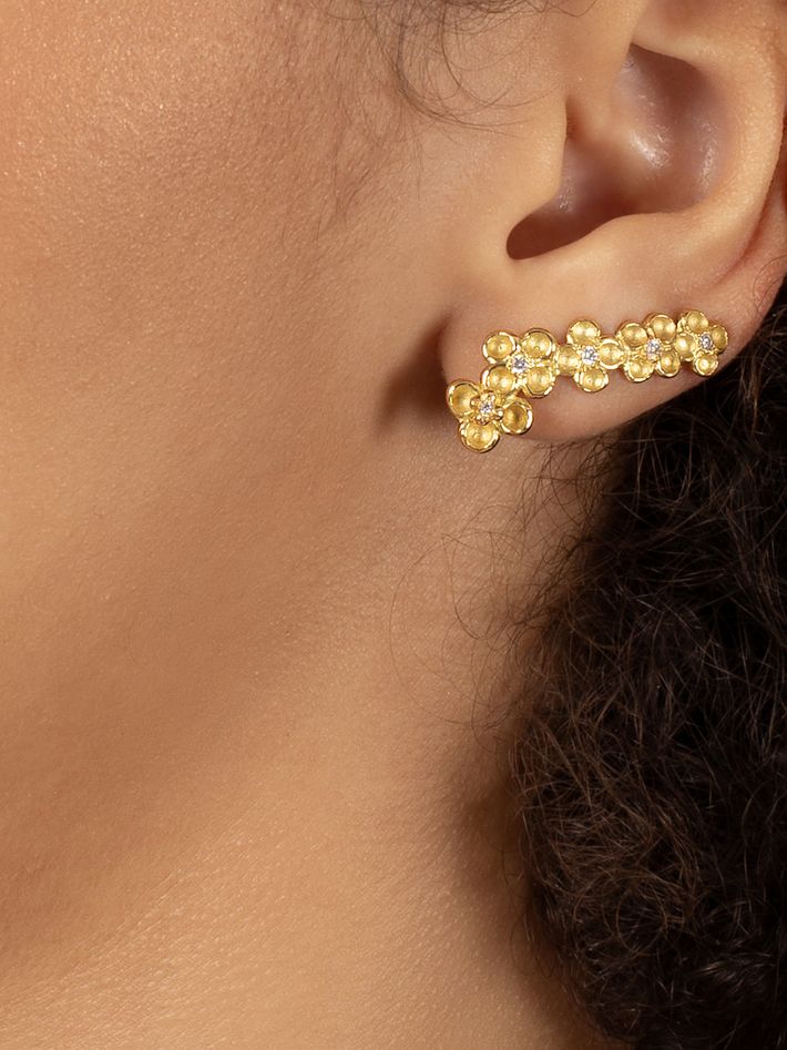 Mysterious garden earrings