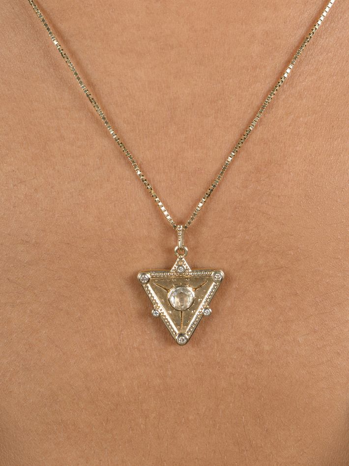 Connected to source triangle charm