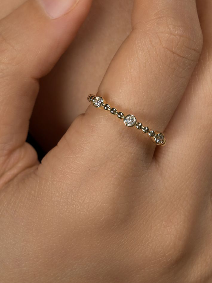 Diamond dust ring