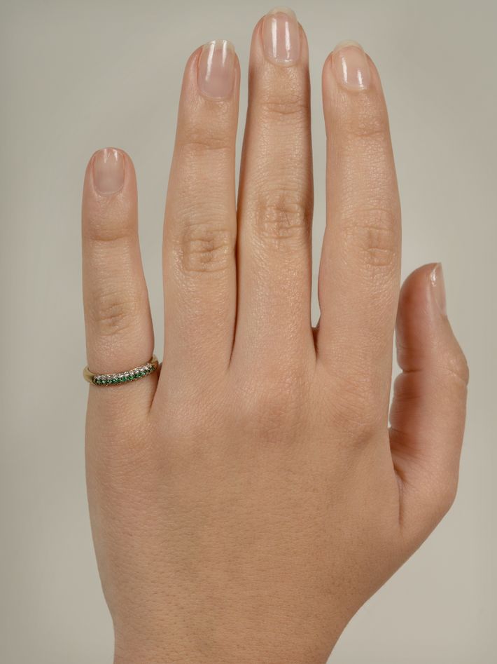 Mary ring emerald