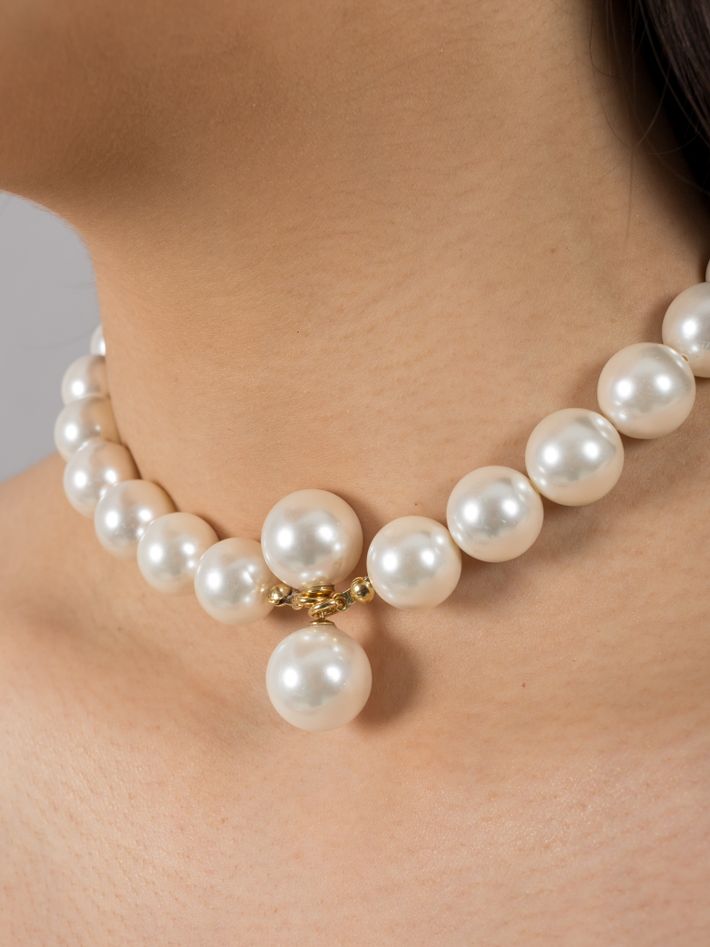 Bandage pearl necklace