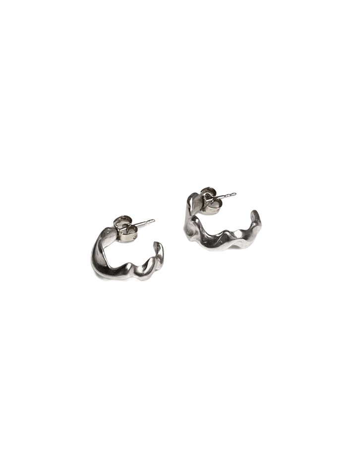 The wave petit glissade silver earrings