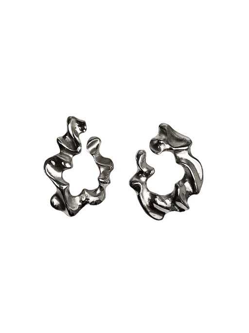 The wave cascade silver earrings photo