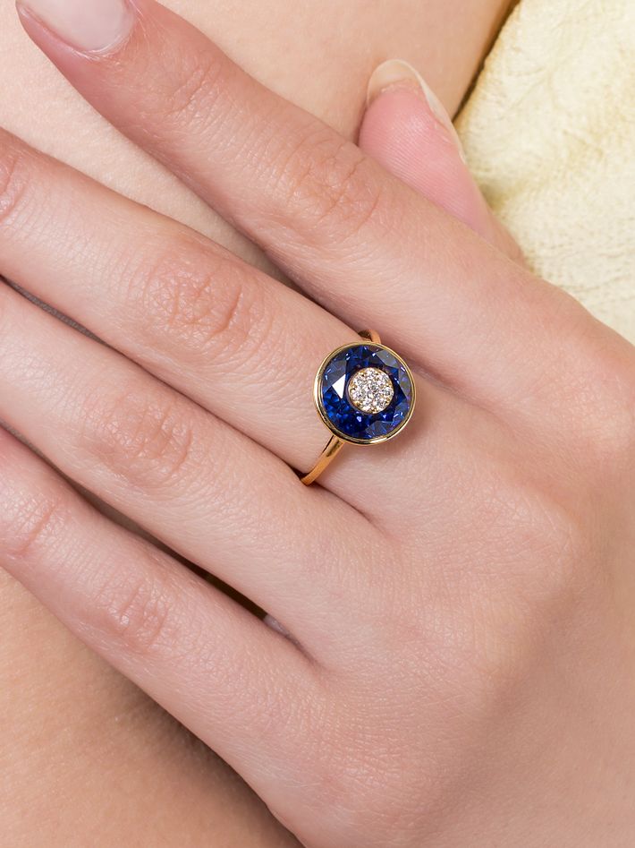 One collection 10mm fusion sapphire ring with yellow gold bezel 